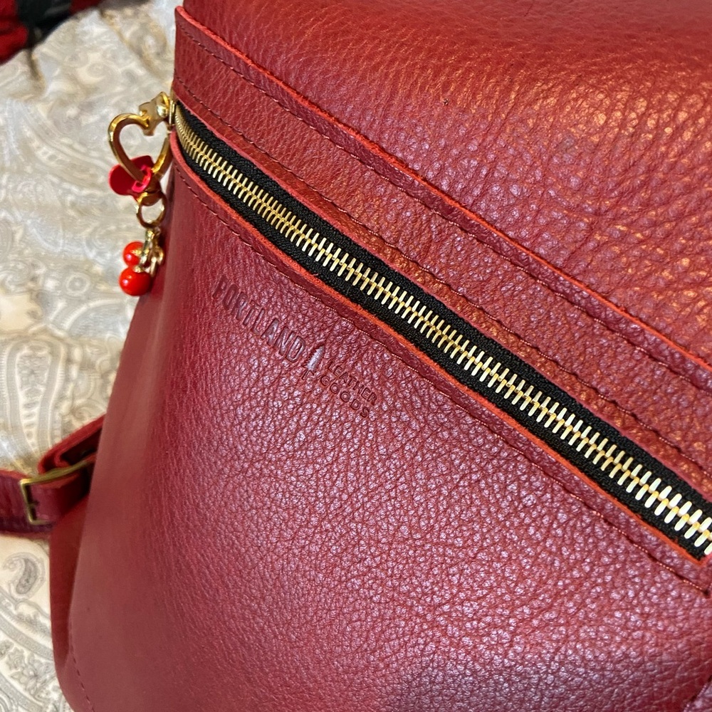 Portland Leather Vibrant Red Flamenco 💃 Laptop Backpack - Picture 4 of 13